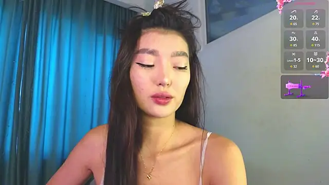 Snapshot of AudreyMell chatting on 05.21.26 AudreyMell online show from 05.21.26