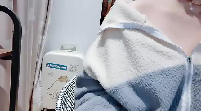 Snapshot of arena1357 chatting on 12.28.24 arena1357 online show from 12.28.24