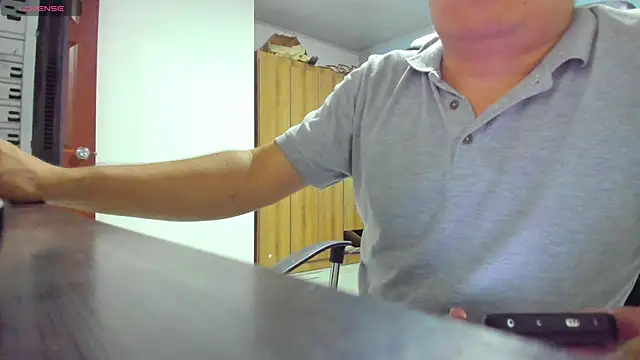 Snapshot of Jhonatan_Morales_S chatting on 12.21.24 Jhonatan Morales S online show from 12.21.24