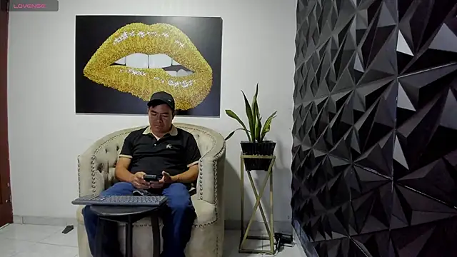 Snapshot of Jhonatan_Morales_S chatting on 10.18.25 Jhonatan Morales S online show from 10.18.25