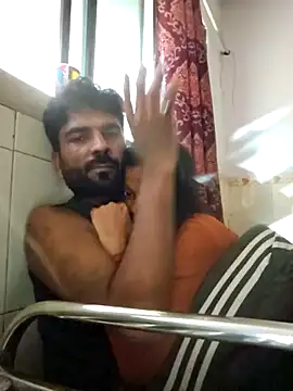 Snapshot of Karanshrimali chatting on 10.04.25 Karanshrimali online show from 10.04.25