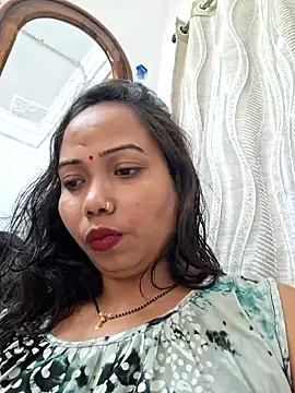 Snapshot of DREAM_GIRL-30 chatting on 02.21.25 DREAM GIRL-30 online show from 02.21.25