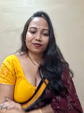 Snapshot of DREAM_GIRL-30 chatting on 12.20.25 DREAM GIRL-30 online show from 12.20.25