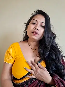 Snapshot of DREAM_GIRL-30 chatting on 12.21.25 DREAM GIRL-30 online show from 12.21.25