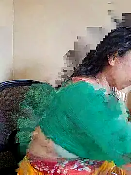 Snapshot of DREAM_GIRL-30 chatting on 05.18.26 DREAM GIRL-30 online show from 05.18.26