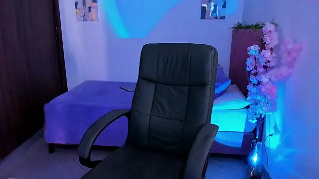 Charlee pink online show from 12.18.25