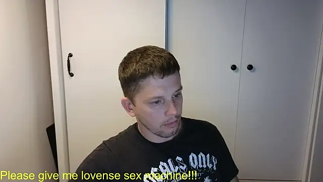 Snapshot of BigL0ve chatting on 06.11.26 BigL0ve online show from 06.11.26