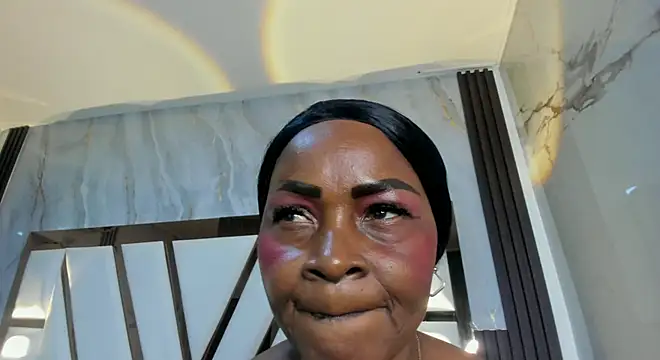 lola hornei online show from 11.12.25