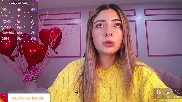 Snapshot of channel_blonde_a chatting on 02.18.25 channel blonde a online show from 02.18.25