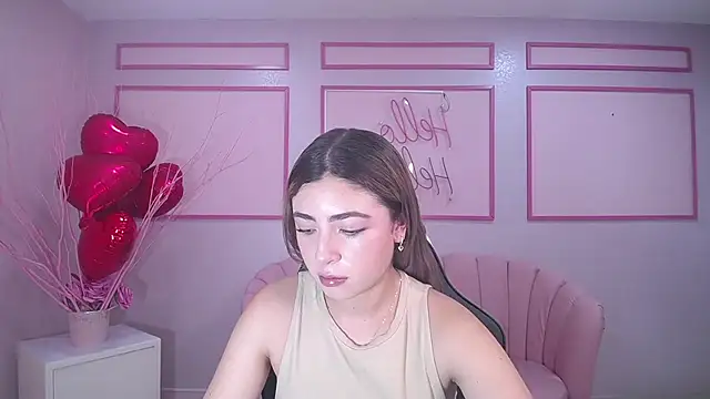 Snapshot of channel_blonde_a chatting on 02.25.25 channel blonde a online show from 02.25.25