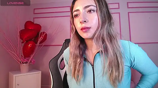 Snapshot of channel_blonde_a chatting on 02.26.25 channel blonde a online show from 02.26.25