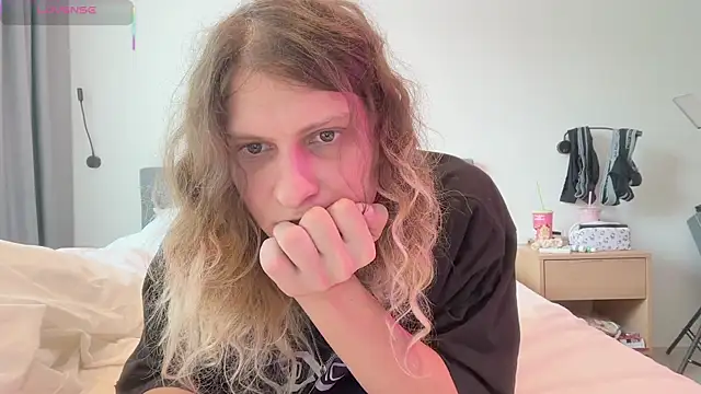 Alice Pinkhead online show from 11.14.25