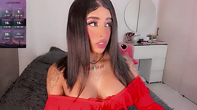 Snapshot of SweetPrincessS chatting on 11.18.25 SweetPrincessS online show from 11.18.25