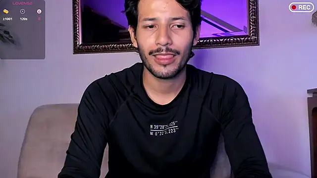 Nicholasrodrii online show from 12.14.25