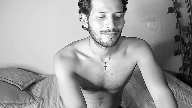 Nicholasrodrii online show from 06.12.26
