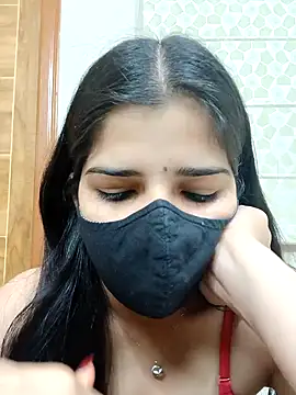 Snapshot of aaliya_bhattt chatting on 02.12.25 aaliya bhattt online show from 02.12.25