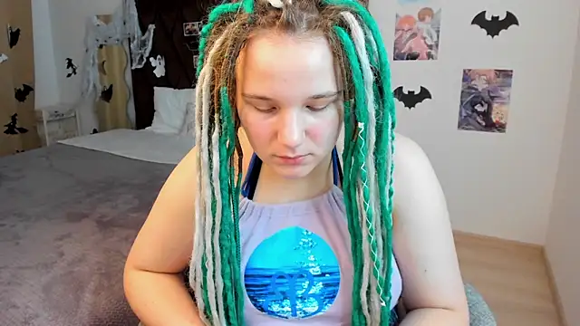 Snapshot of GloriaHylivi chatting on 12.12.24 GloriaHylivi online show from 12.12.24