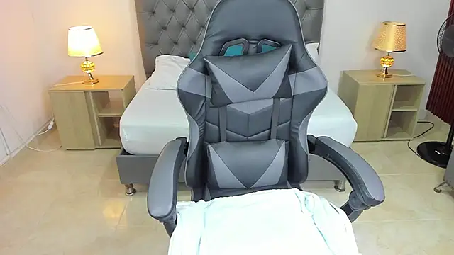 Snapshot of irantzu_hank chatting on 12.22.24 irantzu hank online show from 12.22.24