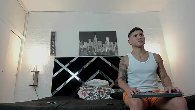 Snapshot of nakedfoam1 chatting on 11.18.25 nakedfoam1 online show from 11.18.25