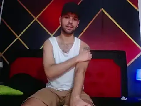 Snapshot of CindyandCarlo chatting on 02.28.25 CindyandCarlo online show from 02.28.25