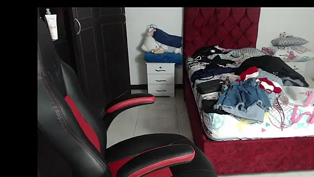 Snapshot of kayla_k18 chatting on 12.15.24 kayla k18 online show from 12.15.24