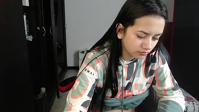 Snapshot of kayla_k18 chatting on 02.17.25 kayla k18 online show from 02.17.25