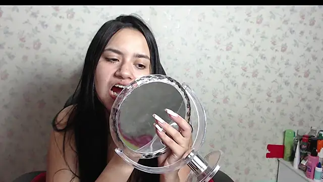 Snapshot of kayla_k18 chatting on 09.23.25 kayla k18 online show from 09.23.25