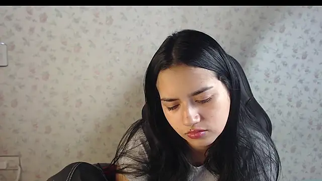 Snapshot of kayla_k18 chatting on 10.23.25 kayla k18 online show from 10.23.25