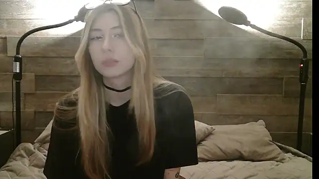 ErikaShyy online show from 12.01.25