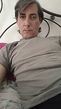 Snapshot of Tutto_tuox chatting on 04.19.26 Tutto tuox online show from 04.19.26