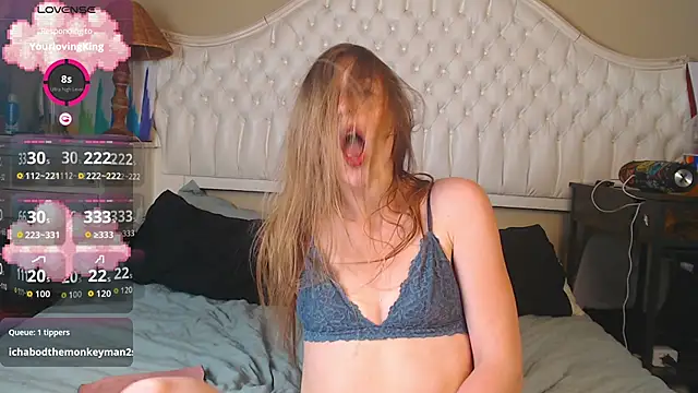 Snapshot of peachyview chatting on 10.21.25 peachyview online show from 10.21.25