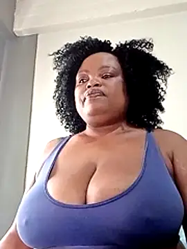 Snapshot of hugemelonsxxx chatting on 07.22.26 hugemelonsxxx online show from 07.22.26