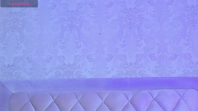 Snapshot of LiaFlowers chatting on 12.31.24 LiaFlowers online show from 12.31.24