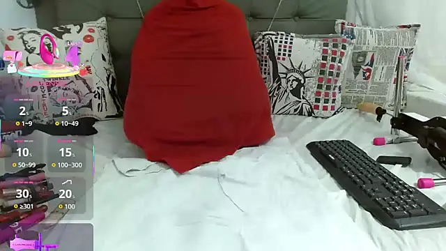 Snapshot of katysquirtdirty chatting on 01.11.26 katysquirtdirty online show from 01.11.26