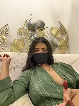 Snapshot of MaYaa__11 chatting on 12.15.25 MaYaa 11 online show from 12.15.25