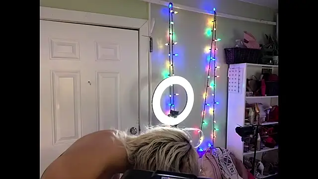 Snapshot of cunty_tranny_lydia chatting on 01.18.25 cunty tranny lydia online show from 01.18.25