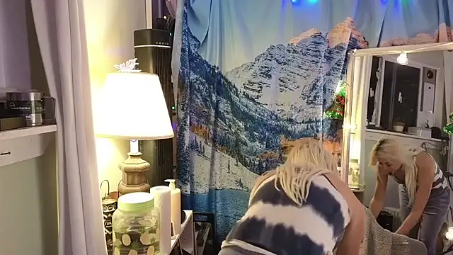 Snapshot of cunty_tranny_lydia chatting on 01.20.25 cunty tranny lydia online show from 01.20.25