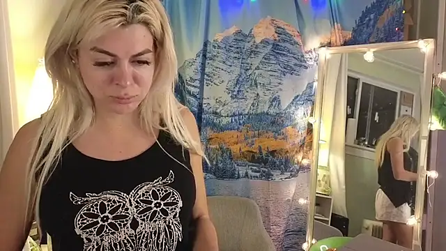 Snapshot of cunty_tranny_lydia chatting on 02.03.25 cunty tranny lydia online show from 02.03.25