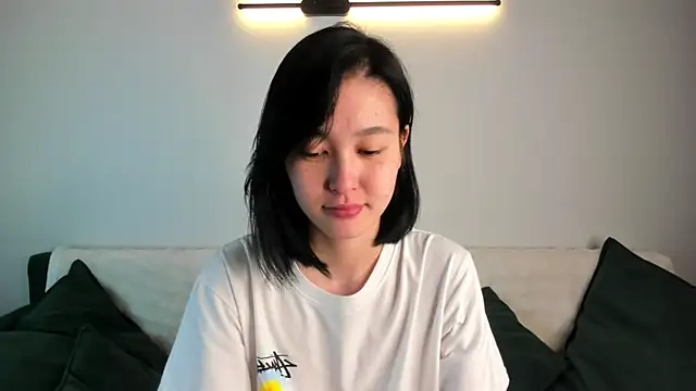 Snapshot of Lola_Peach chatting on 10.01.25 Lola Peach online show from 10.01.25