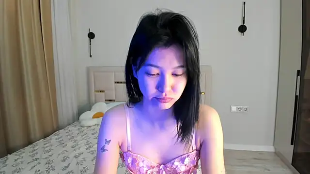 Snapshot of Lola_Peach chatting on 01.15.26 Lola Peach online show from 01.15.26