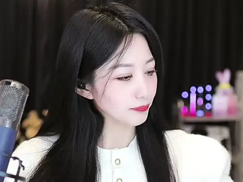 Nuyoah-77 online show from 03.02.25