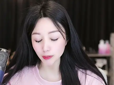 Nuyoah-77 online show from 03.11.25