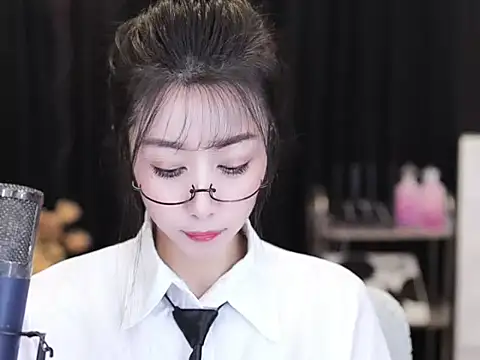 Nuyoah-77 online show from 09.23.25