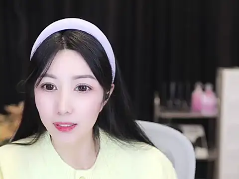 Nuyoah-77 online show from 11.05.25