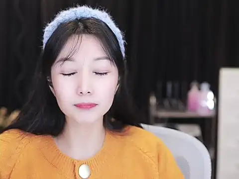 Nuyoah-77 online show from 12.01.25