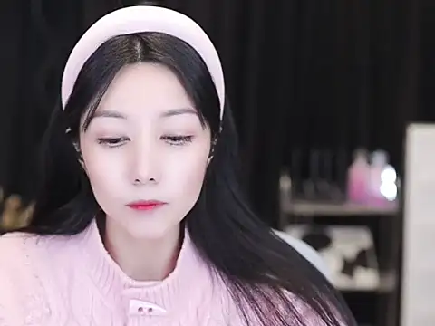 Nuyoah-77 online show from 12.04.25