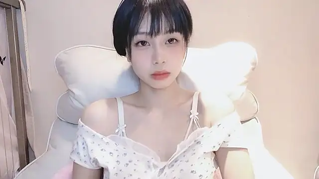 Snapshot of -Hottie chatting on 12.09.24 -Hottie online show from 12.09.24