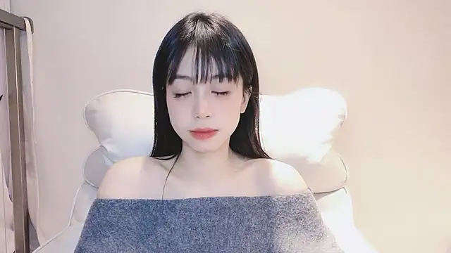 Snapshot of -Hottie chatting on 12.15.24 -Hottie online show from 12.15.24