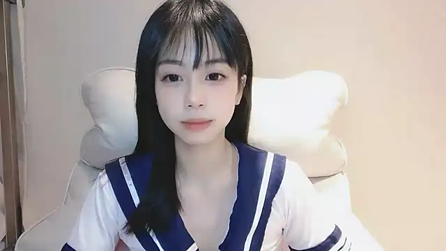 Snapshot of -Hottie chatting on 12.17.24 -Hottie online show from 12.17.24