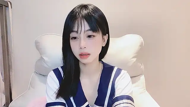 Snapshot of -Hottie chatting on 12.17.24 -Hottie online show from 12.17.24